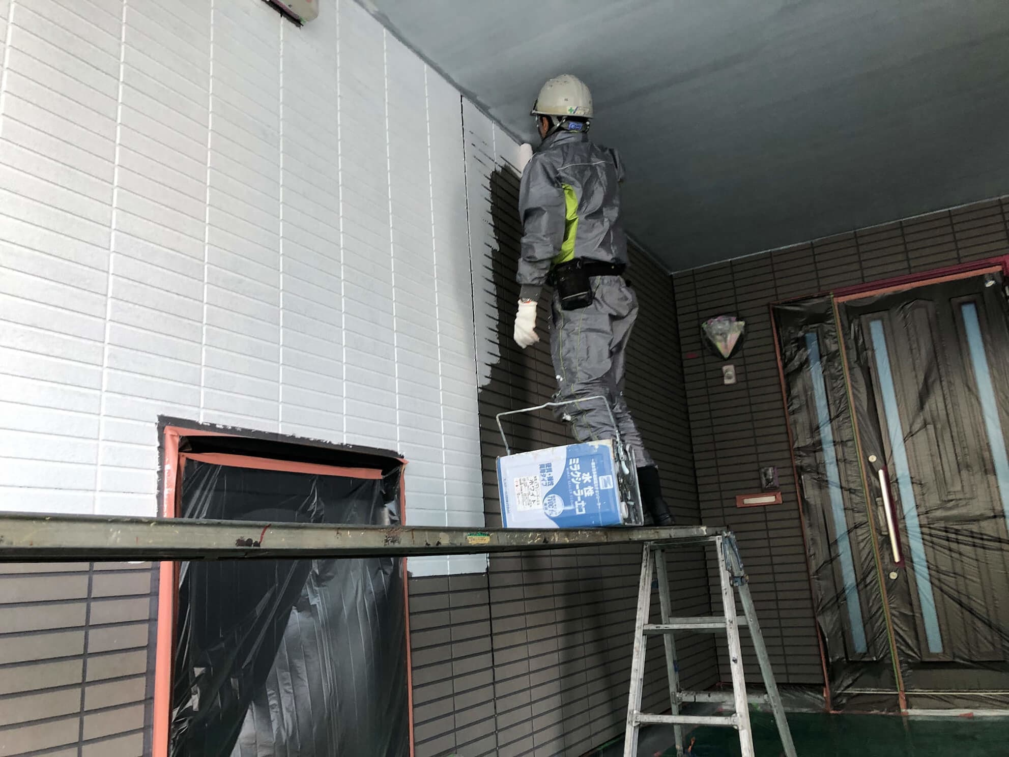 下地処理剤塗り